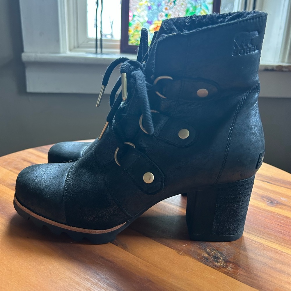 Sorel Addington Lace Holiday Boot Shearling